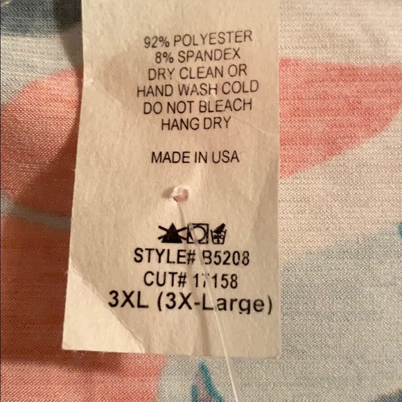 Curvy Camo Paisley Top Size 3X - Picture 4 of 4